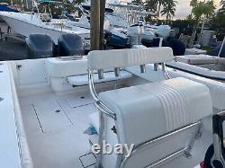 31 Contender Center Console 1999 twin 250HP Yamaha Outboards 2006 New Tanks